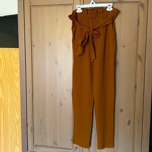Ribbed dress pants with elastic waist and tie in front